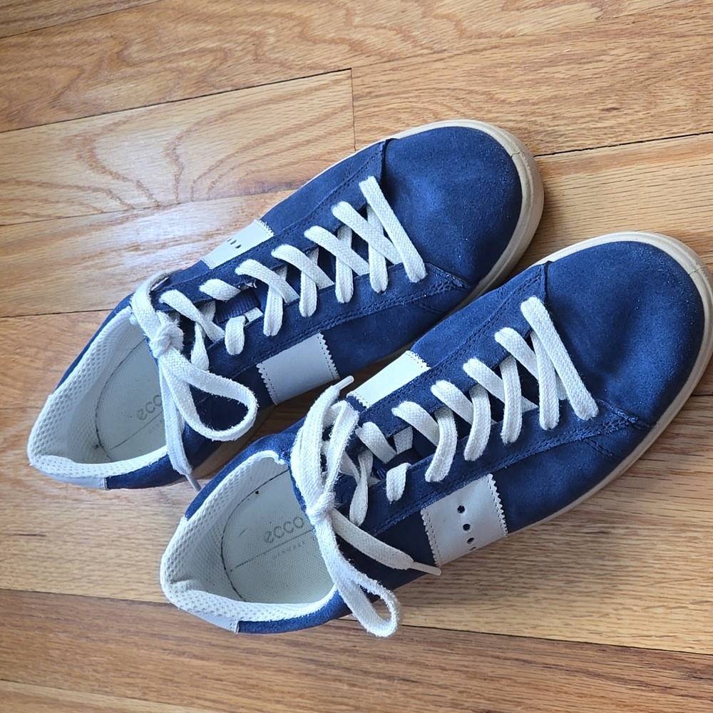 Ecco Women's Street Lite Retro Sneakers Blue Suede size 41